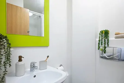 Quarto privado em residência em Taff House, Pendyris St, Cardiff CF11 6YY, United Kingdom, imagem 3 de 14