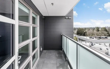 Studio in residence at 3949 Shelbourne St, Victoria, BC V8P 0A9, Canada, image 6 of 28