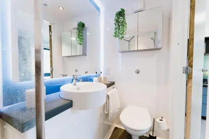 Studio in residence at Midland Rd, Bath BA1 3BZ, United Kingdom                   , image 8 of 26