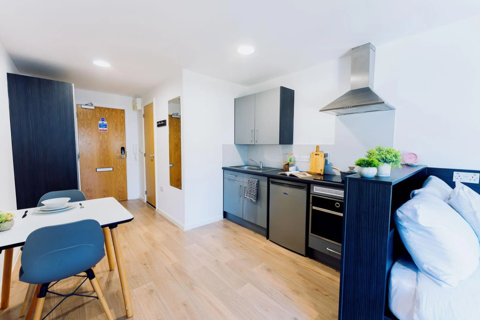 Self-contained studio for students in central 