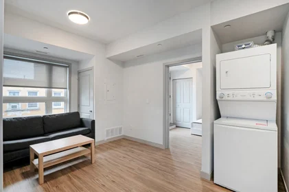 Appartamento intero in residence in 168 Division St, Kingston, ON K7L 0G5, Canada    , immagine 18 di 26