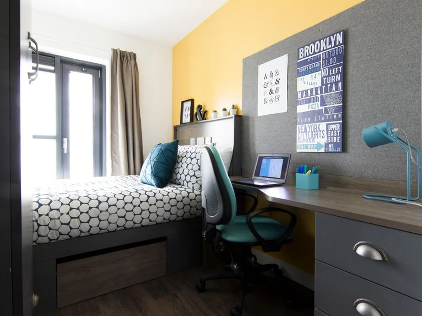 Bright and airy student room with easy university access in