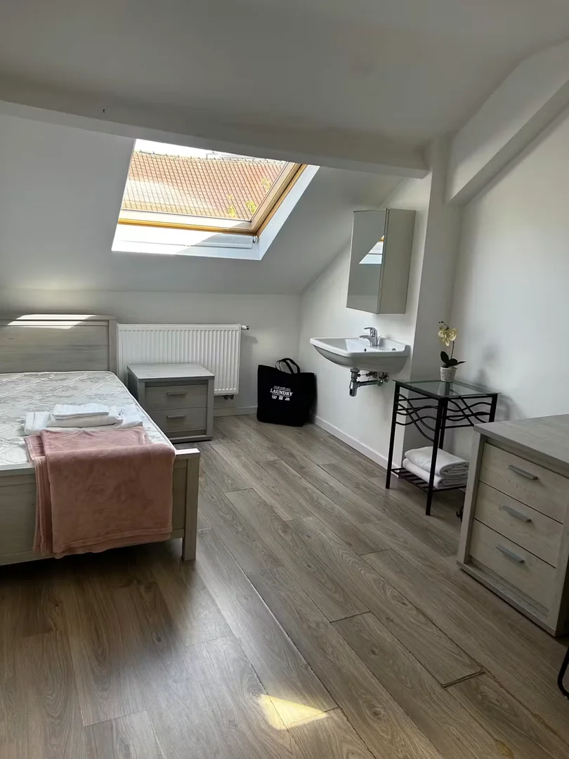 Chambre d'étudiant économique avec emplacement pratique dans 
