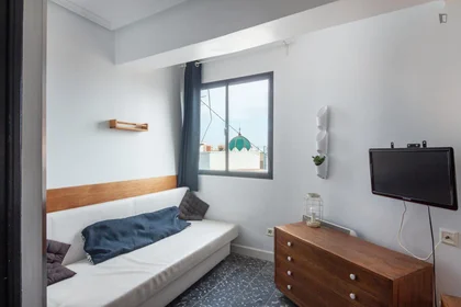 Quarto privado em Carrer d'Almiserà, imagem 7 de 20