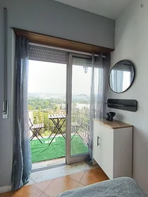 Estúdio em R. Mendes dos Remédios, imagem 2 de 10