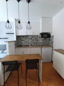 Estúdio em R. Mendes dos Remédios, imagem 7 de 11