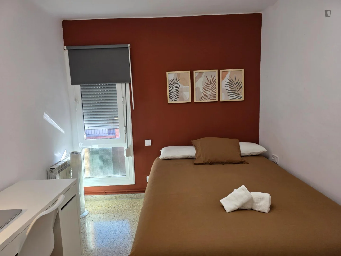 Öğrenciler için rahat oda  bölgesinde mevcut