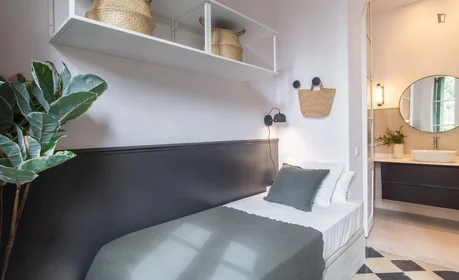 Chambre privée à Carrer de l'Escorial, image 2 de 49