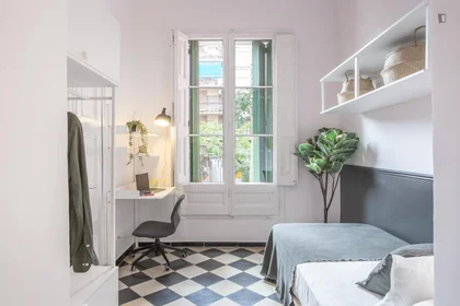 Chambre privée à Carrer de l'Escorial, image 4 de 49