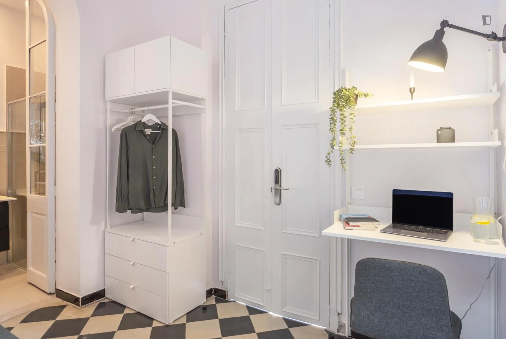 Chambre d'étudiant économique avec emplacement pratique dans