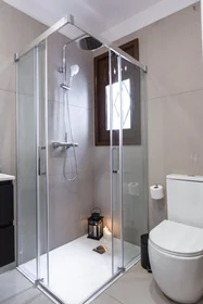 Chambre privée à Carrer de l'Escorial, image 34 de 49