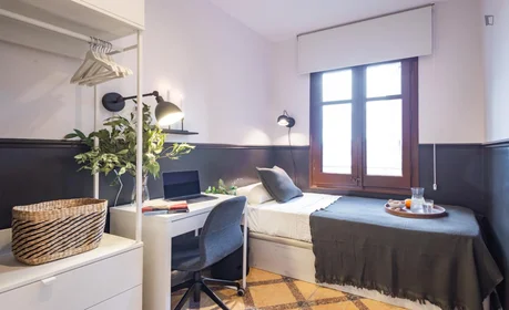 Chambre privée à Carrer de l'Escorial, image 2 de 49