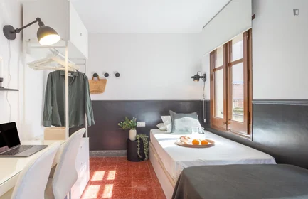 Chambre privée à Carrer de l'Escorial, image 4 de 49