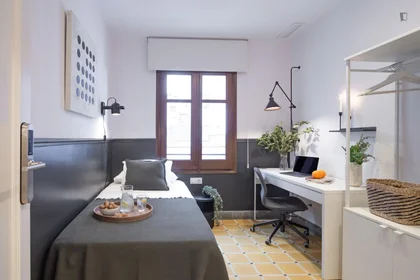 Chambre privée à Carrer de l'Escorial, image 1 de 10