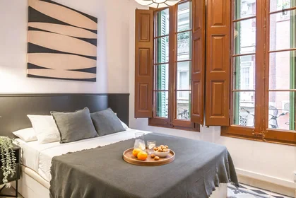 Chambre privée à Carrer de l'Escorial, image 1 de 49