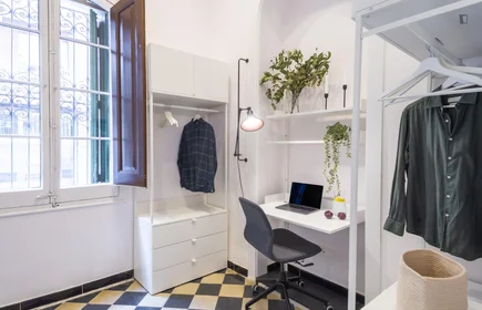 Chambre privée à Carrer de l'Escorial, image 1 de 49