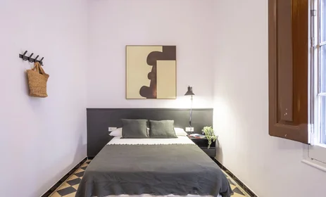 Chambre privée à Carrer de l'Escorial, image 3 de 49
