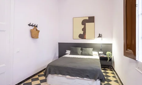 Chambre privée à Carrer de l'Escorial, image 4 de 49