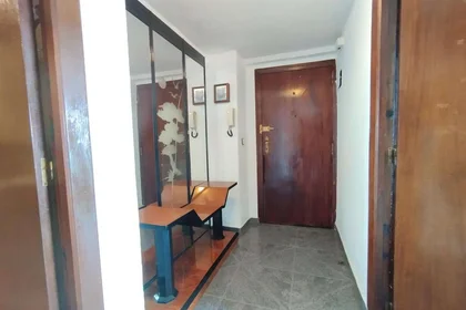 Shared room at Avinguda del Doctor Peset Aleixandre, 67, esc. 0 6º 18, image 23 of 26