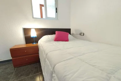 Shared room at Avinguda del Doctor Peset Aleixandre, 67, esc. 0 6º 18, image 7 of 26