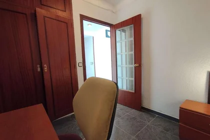 Shared room at Avinguda del Doctor Peset Aleixandre, 67, esc. 0 6º 18, image 9 of 26