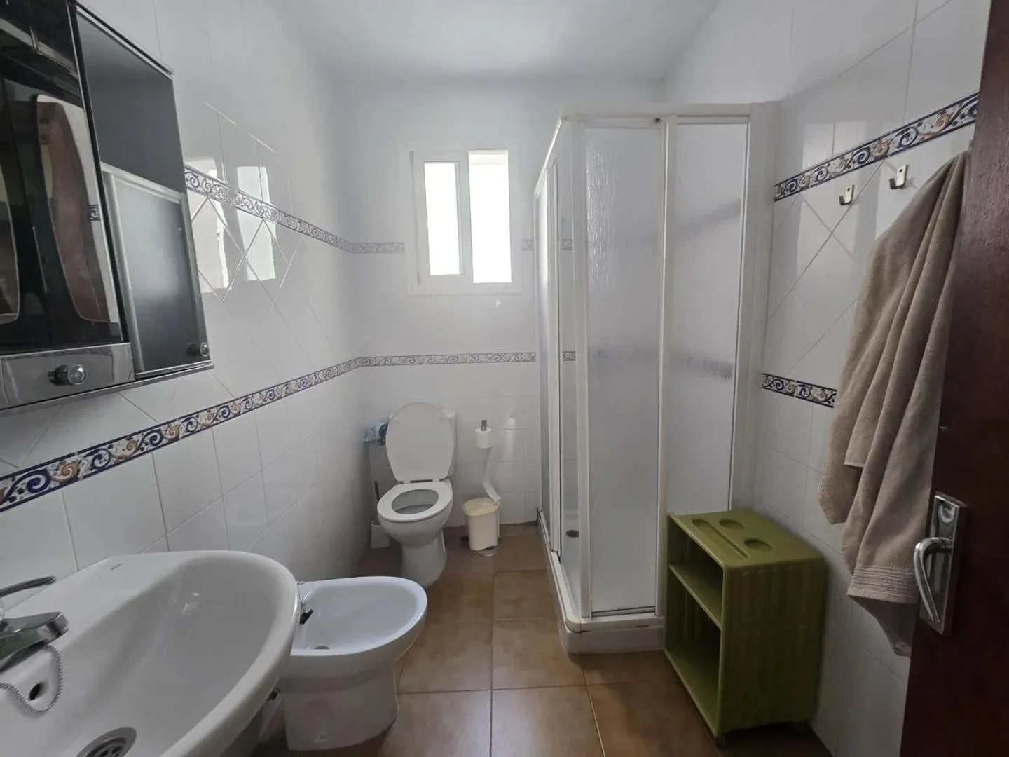Habitación estudiantil económica con ubicación conveniente en 