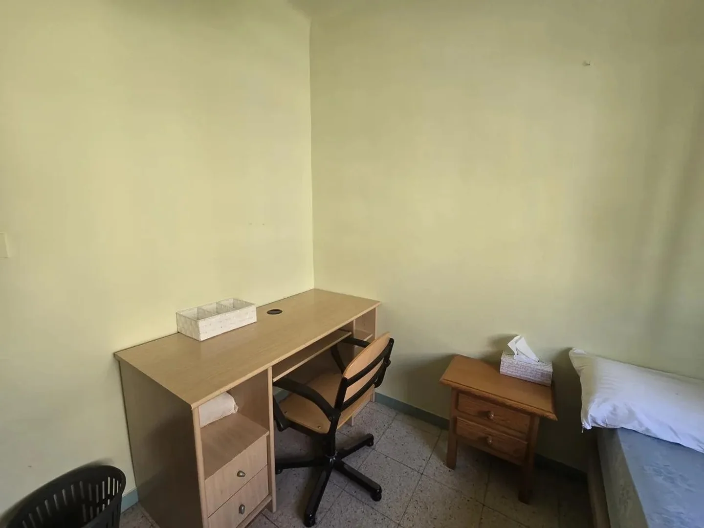 Habitación acogedora para estudiantes disponible en 