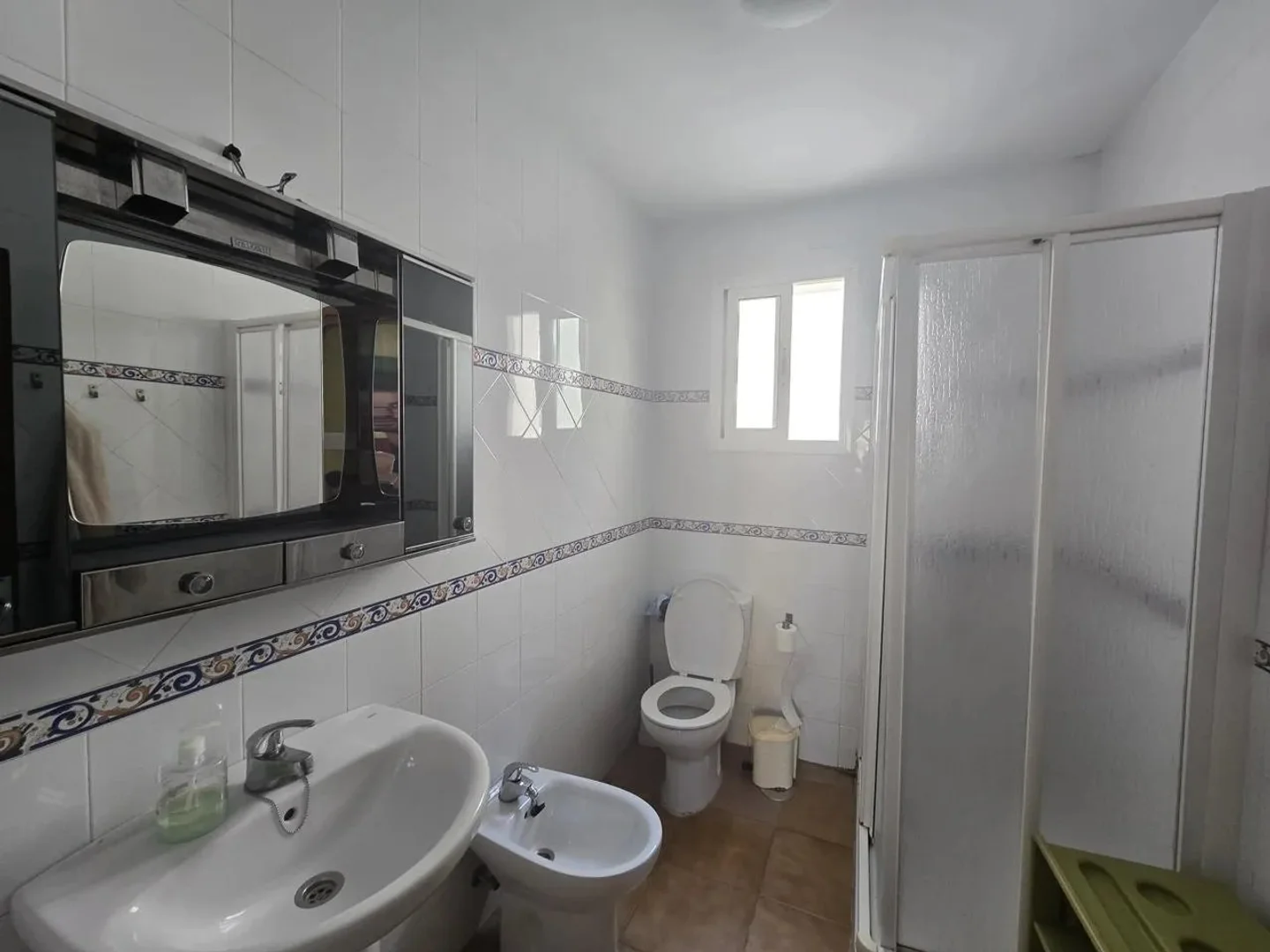 Habitación estudiantil amplia y cómoda en 