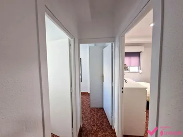 Habitación compartida en Barriada la Palmilla, 5, esc. 0 4º 4.3, imagen 25 de 46