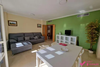 Habitación compartida en Avenida Ronda del Tamarguillo, 25, esc. 0 2º 2B- 4, imagen 16 de 33