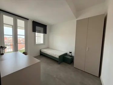 Günstiges Privatzimmer in {area}