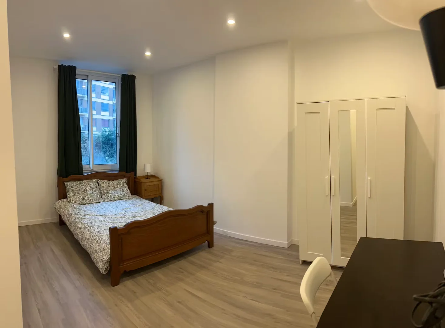 Student-friendly room in  with modern amenities
