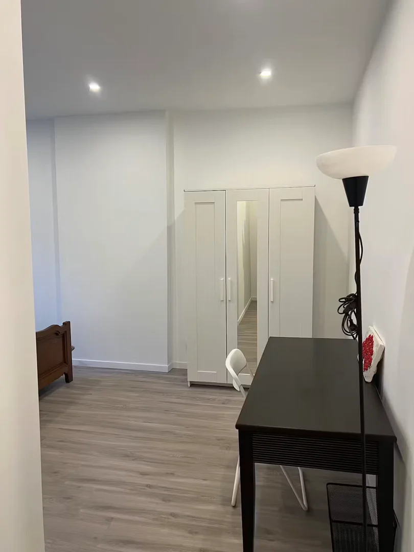 Cozy room for students available in 