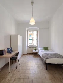 Stanza privata in Via Bologna, San Teodoro, immagine 1 di 4