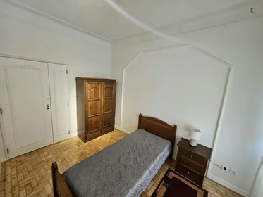 Stanza privata in R. Bernardo Sequeira, immagine 3 di 17