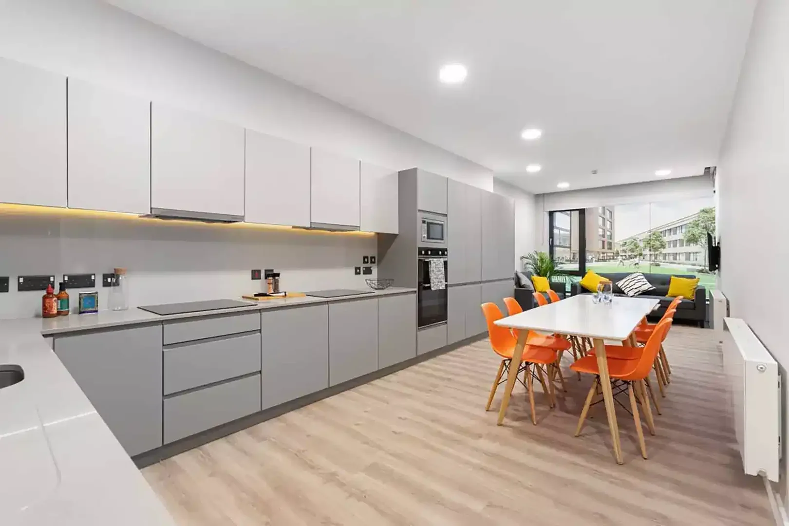 Student-friendly room in with modern amenities