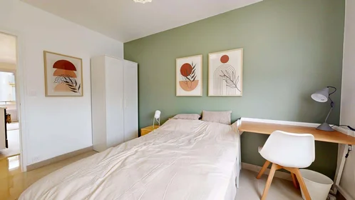 私人房间 在 12 Rue Charles Dumont, 21000 Dijon, France, 21的图像1