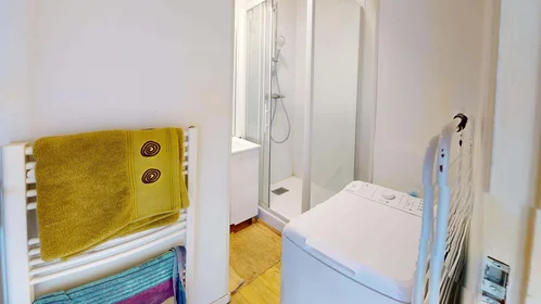 Quarto privado em 145 Av. de la Libération Charles de Gaulle, 33110 Le Bouscat, France, imagem 6 de 17