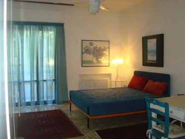 Habitación privada en Via Tina Gori, 15, 47121 Forlì FC, Italia, imagen 1 de 11