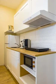 Gesamte Unterkunft in der Via Nuova Poggioreale, 151D, 80143 Napoli NA, Italy, bild 12 von 35