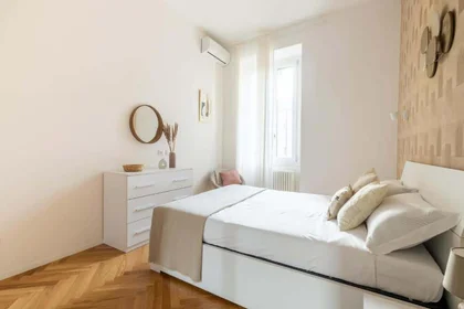 Dairenin tamamı konumu Via Catone, 34, 00192 Roma RM, Italia, 7 15 görüntüsü