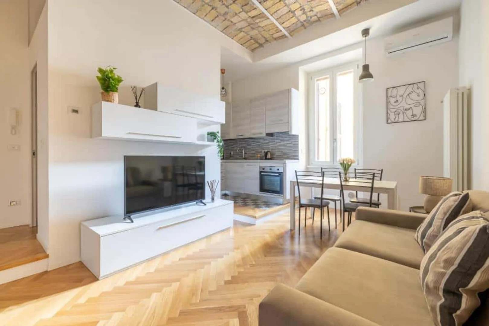 Via Catone, 34, 00192 Roma RM, Italia