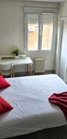 Chambre privée à C. de Cartago, San Blas-Canillejas, 28022 Madrid, Spain, image 3 de 15