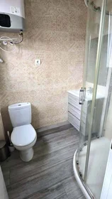 Chambre privée à C. de Cartago, San Blas-Canillejas, 28022 Madrid, Spain, image 6 de 15
