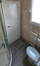 Chambre privée à C. de Cartago, San Blas-Canillejas, 28022 Madrid, Spain, image 8 de 15