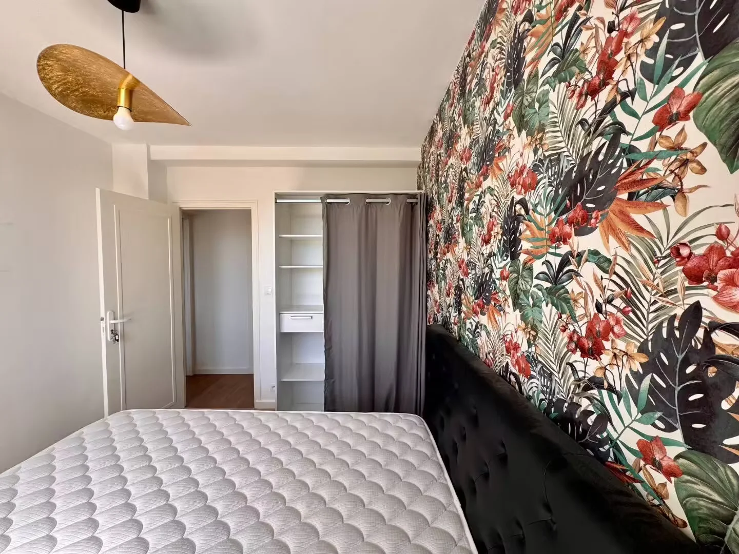Quarto para alugar em apartamento de estudantes em , totalmente mobilado