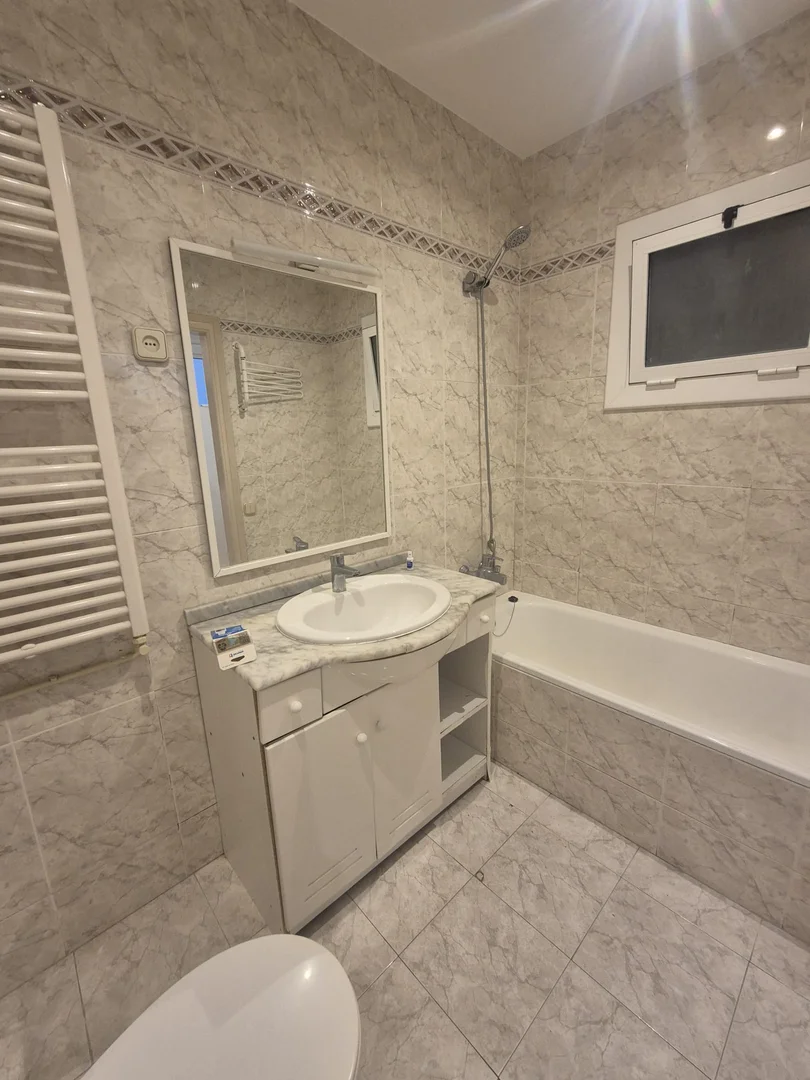Chambre d'étudiant confortable et spacieuse dans 
