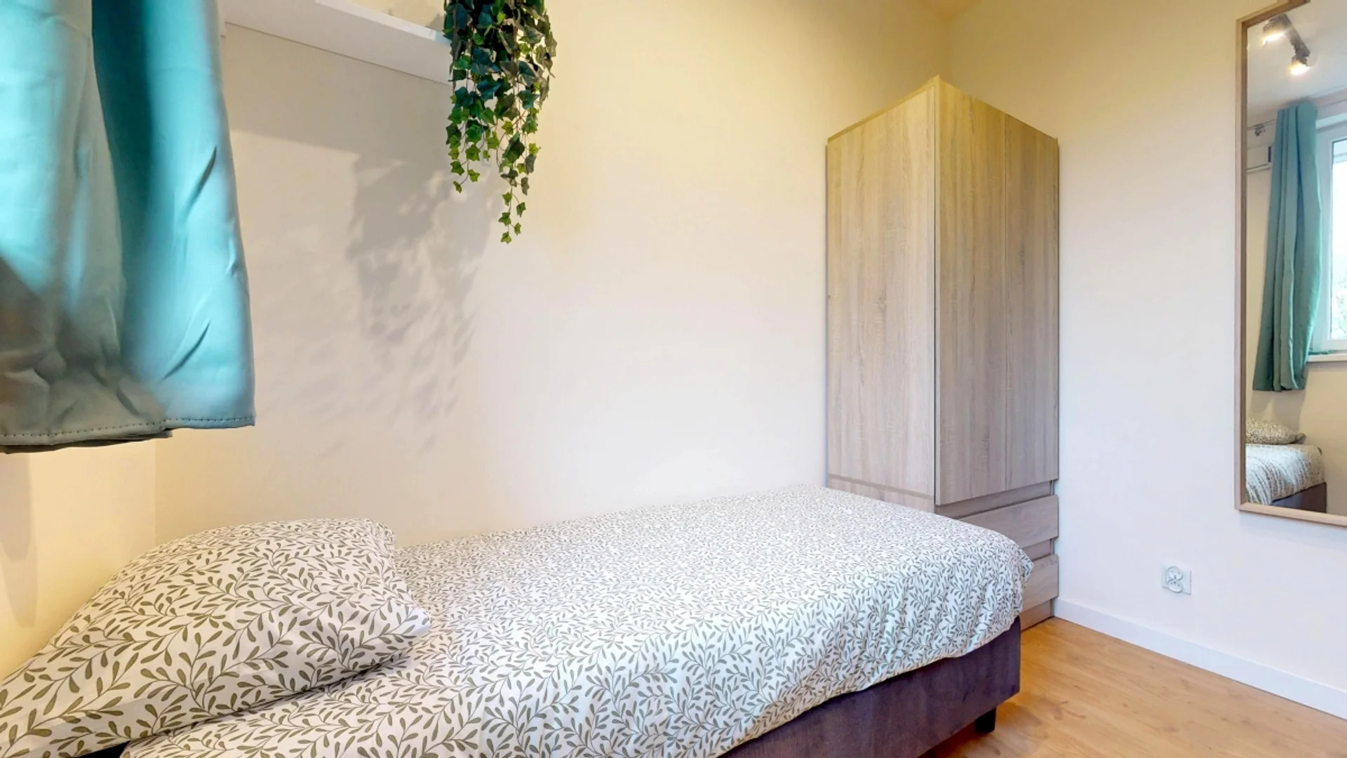 Quarto de estudante económico com localização conveniente em