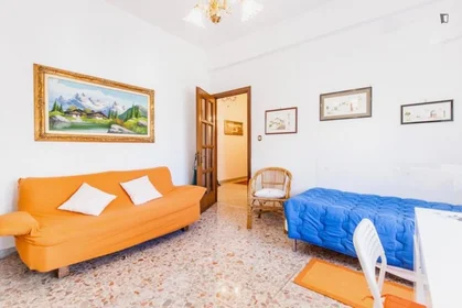 Quarto privado em via delle arniche, imagem 2 de 15