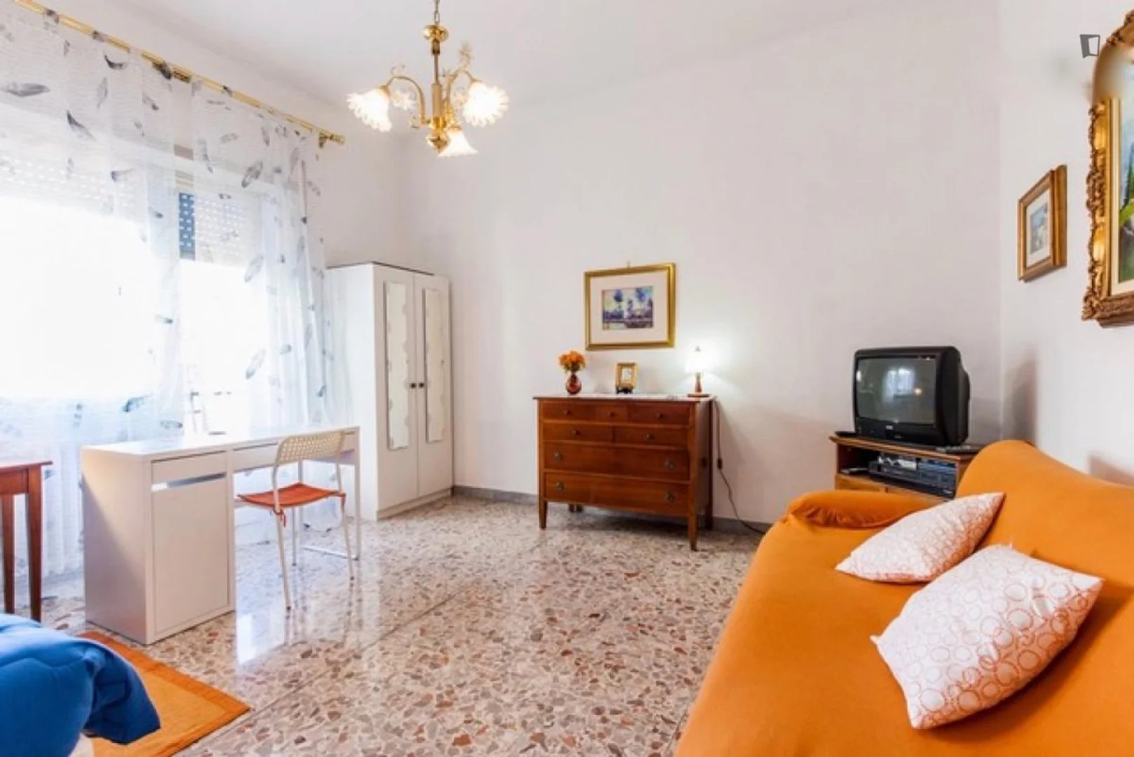 Chambre d'étudiant confortable et spacieuse dans 